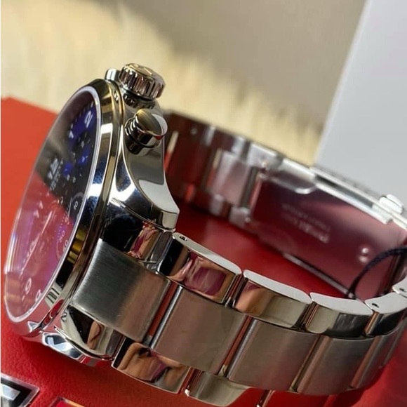 SOLD /Tissot Chronograph XL Classic
Case Size: 45mm
 Sapphire Crystal
Swiss Made - Picture 11 of 11